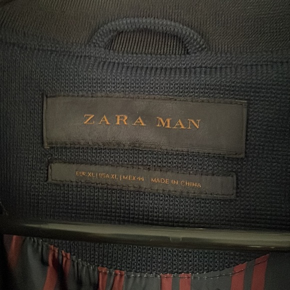 Zara Man blue woven bomber jacket. Size is XL but NOTE this fits more like a L. - Picture 3 of 7